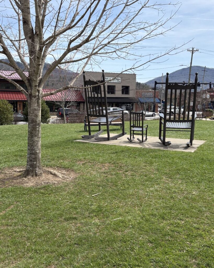Black Mountain, Downtown